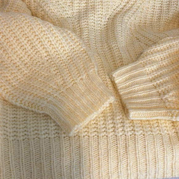 A new day light yellow knit crew neck sweater - Picture 5 of 5